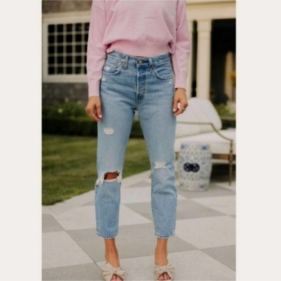 NWT Levis 501 Cropped Straight Leg High Rise Button Distressed Frayed Hem SZ 27 - Picture 2 of 13